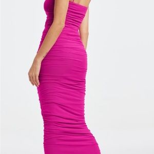 Good American, RUCHED MESH MIDI DRESS | FUCHSIA PINK001, Size 1